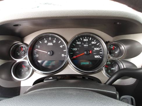Used 2013 Chevrolet Silverado 2500 W/T AWD/4WD image 16
