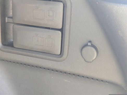 Used 2023 GMC Terrain SLT image 14