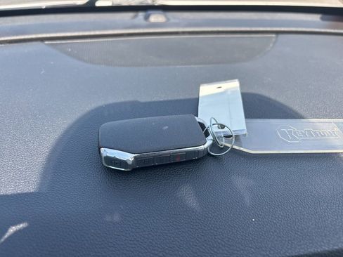 Used 2022 Kia Niro Touring Special Edition image 32