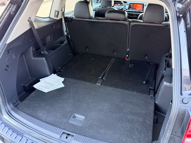 Certified 2024 Volkswagen Atlas Peak Edition SE AWD/4WD image 12