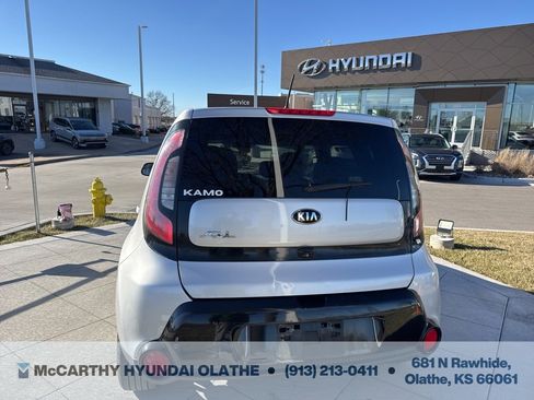 Used 2016 Kia Soul + image 13