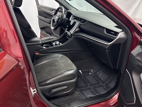 Used 2022 Jeep Grand Cherokee Altitude image 25