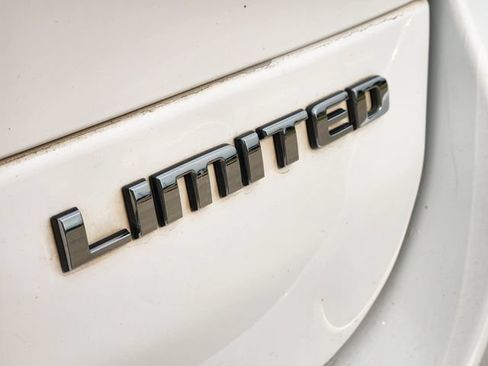 Used 2021 Jeep Grand Cherokee L Limited AWD/4WD image 10