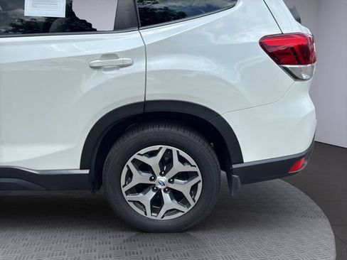 Used 2019 Subaru Forester Premium AWD/4WD image 30