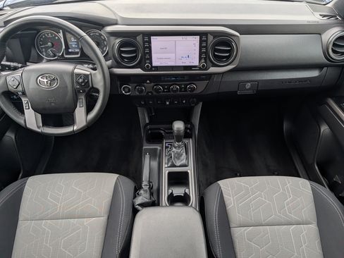 Used 2022 Toyota Tacoma TRD Sport w/ Technology Package AWD/4WD image 12