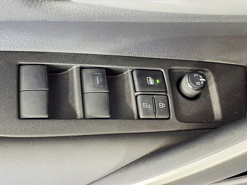 Used 2022 Toyota Corolla SE image 17