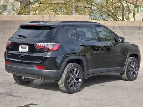 New 2026 Jeep Compass Latitude image 9