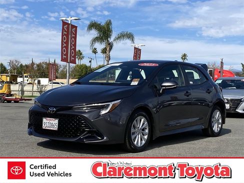 Certified 2025 Toyota Corolla SE image 1