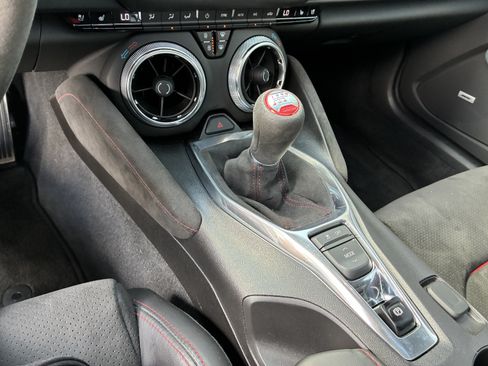 Used 2018 Chevrolet Camaro ZL1 RWD image 32