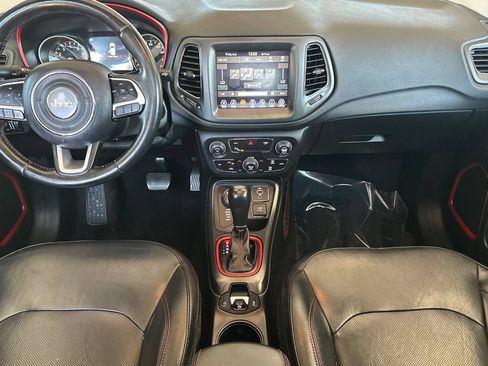Used 2019 Jeep Compass Trailhawk w/ Leather Interior Group AWD/4WD image 14