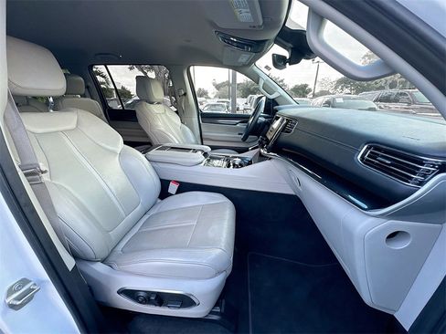 Used 2023 Jeep Wagoneer L 4WD image 31