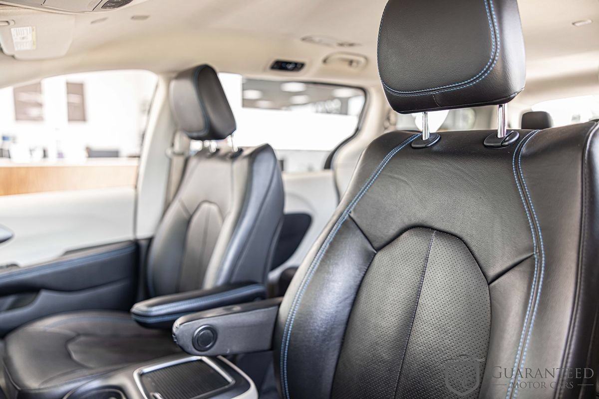 Used 2021 Chrysler Pacifica Touring-L FWD image 18