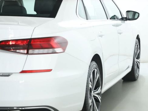 Used 2022 Volkswagen Passat 2.0T SE FWD image 45