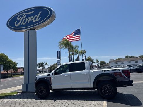 Used 2025 Ford F150 Raptor w/ Equipment Group 803A Raptor R AWD/4WD image 29