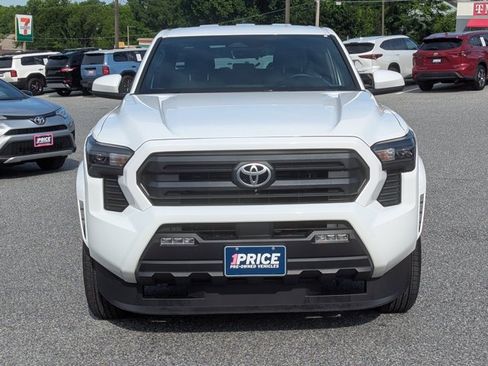 Used 2025 Toyota Tacoma SR5 RWD image 2