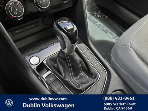 Certified 2023 Volkswagen Taos SE w/ Panoramic Sunroof Package FWD image 18