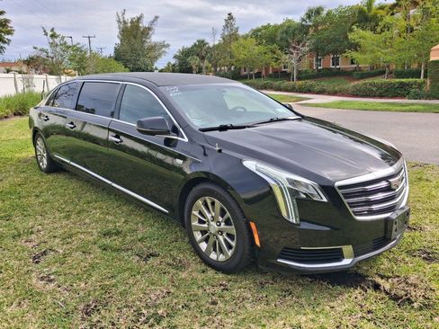 Used 2018 Cadillac XTS FWD image 4