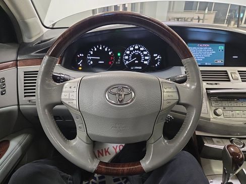 Used 2010 Toyota Avalon Limited image 23