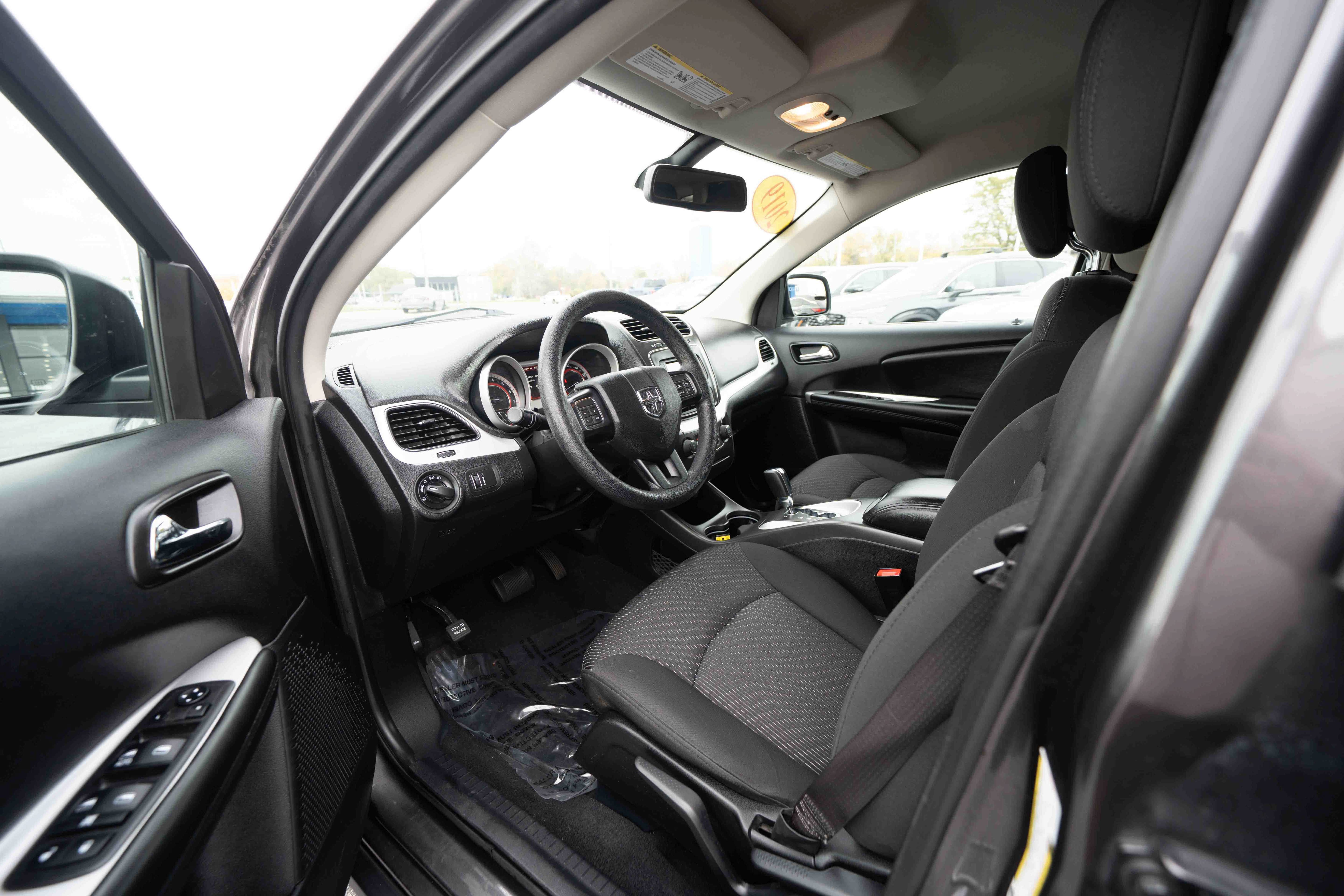Used 2019 Dodge Journey SE FWD image 8