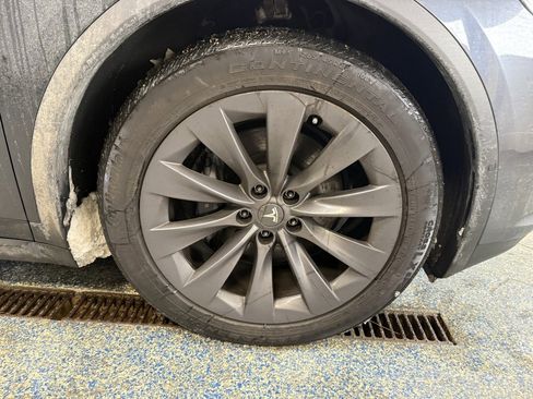 Used 2016 Tesla Model X 90D image 30