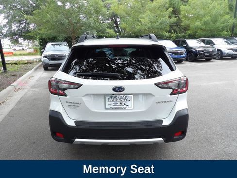 Used 2025 Subaru Outback Limited AWD/4WD image 8