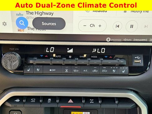 Used 2024 Toyota Tundra Platinum w/ TRD Off-Road Package AWD/4WD image 29