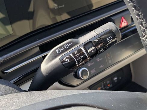 Used 2025 Kia Seltos EX FWD image 28