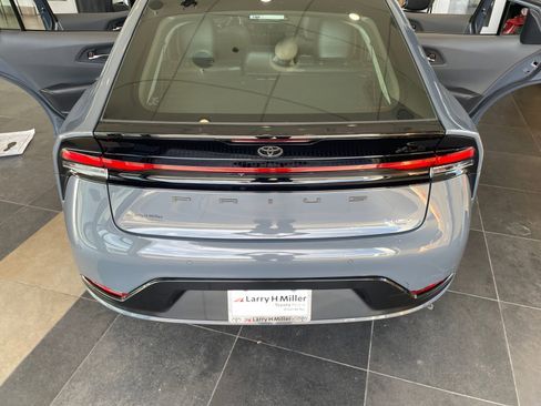 Certified 2025 Toyota Prius XLE image 24