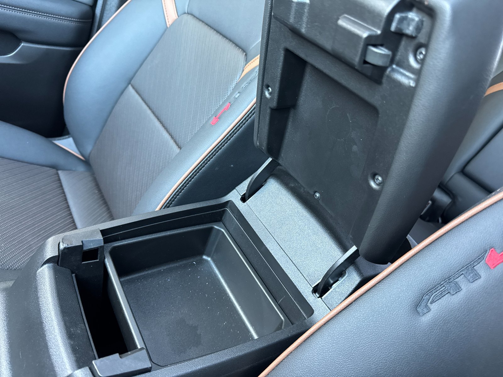 Used 2025 GMC Canyon AT4 w/ Technology Plus Package AWD/4WD image 23