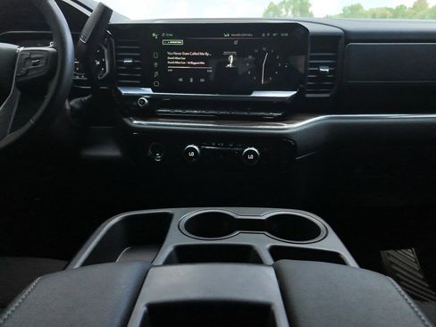 Used 2024 GMC Sierra 1500 Elevation image 3