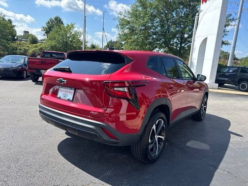 Used 2026 Chevrolet Trax RS w/ Sunroof Package FWD image 48