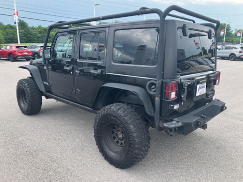 Used 2015 Jeep Wrangler Unlimited Sport w/ Connectivity Group AWD/4WD image 5
