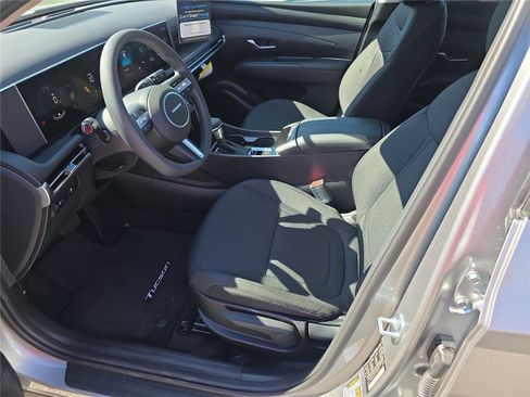 New 2026 Hyundai Tucson SE image 3