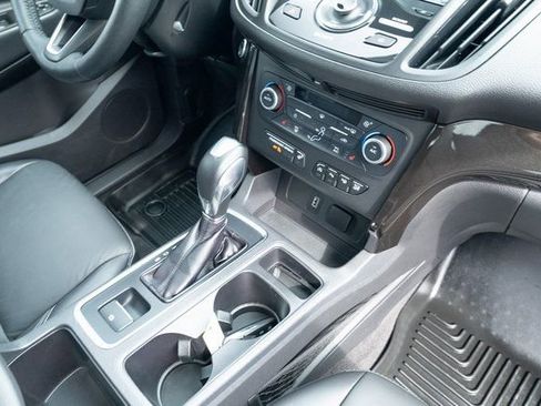 Used 2019 Ford Escape Titanium image 41