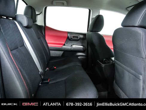 Used 2022 Toyota Tacoma SR5 AWD/4WD image 19