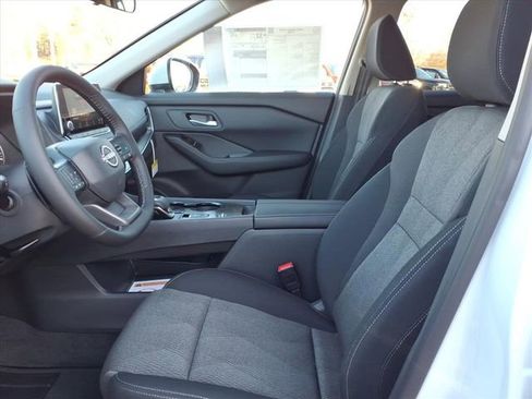 New 2026 Nissan Rogue SV FWD image 5