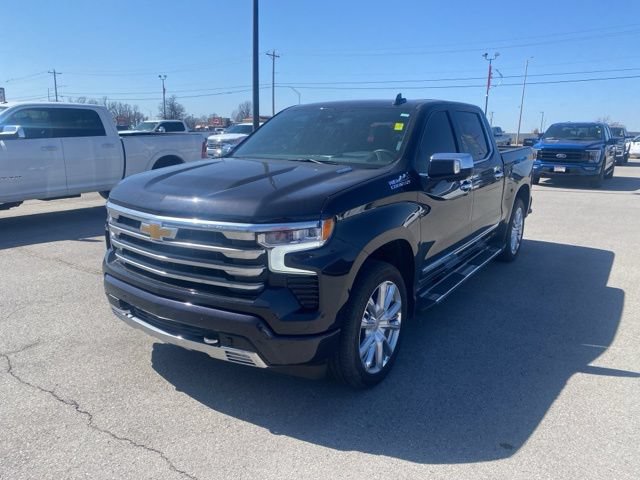 Used 2024 Chevrolet Silverado 1500 High Country w/ Technology Package AWD/4WD image 2