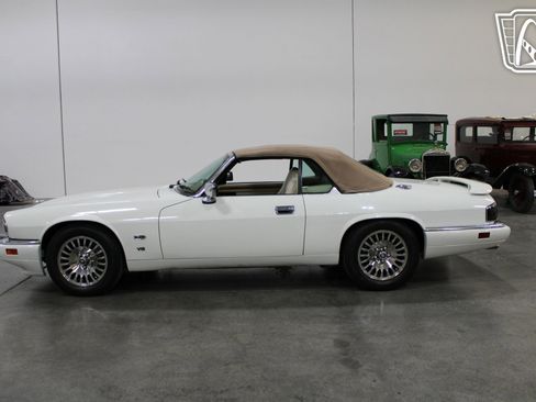 Used 1995 Jaguar XJS V12 Convertible image 27