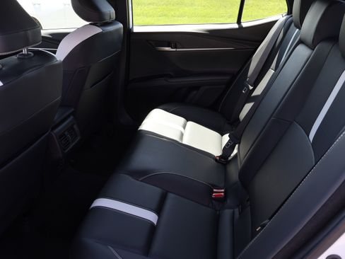 Used 2025 Toyota Camry SE FWD image 16