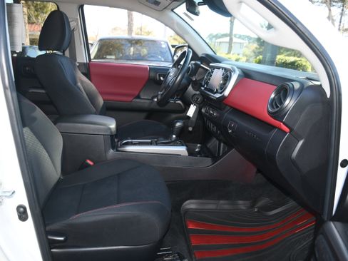 Used 2022 Toyota Tacoma SR5 image 19