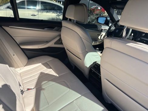 Used 2017 BMW 540i xDrive image 5