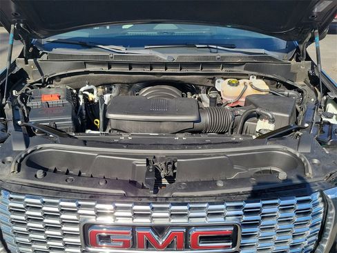 Certified 2023 GMC Yukon Denali image 31