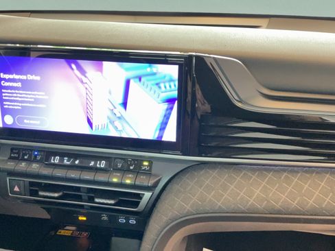 Certified 2025 Toyota Camry XLE w/ Premium Plus Package FWD image 36