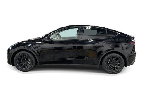 Certified 2023 Tesla Model Y Long Range AWD/4WD image 3