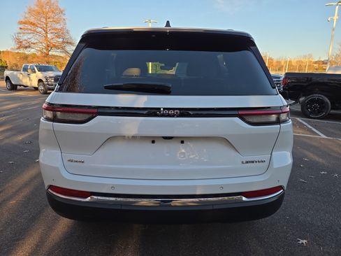 Certified 2023 Jeep Grand Cherokee Limited image 4