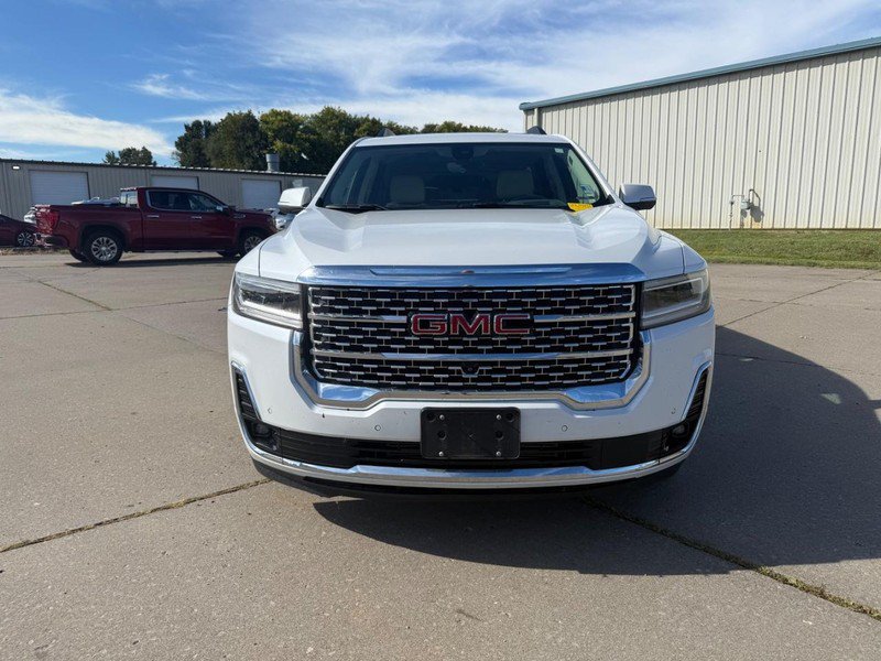 Used 2022 GMC Acadia Denali w/ Denali Ultimate Package FWD image 2
