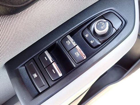 Certified 2025 Subaru Forester Premium AWD/4WD image 11