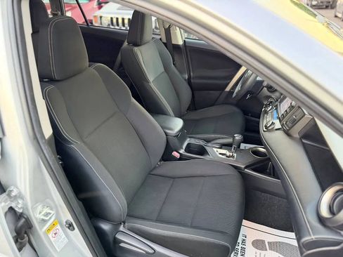 Used 2013 Toyota RAV4 XLE image 33