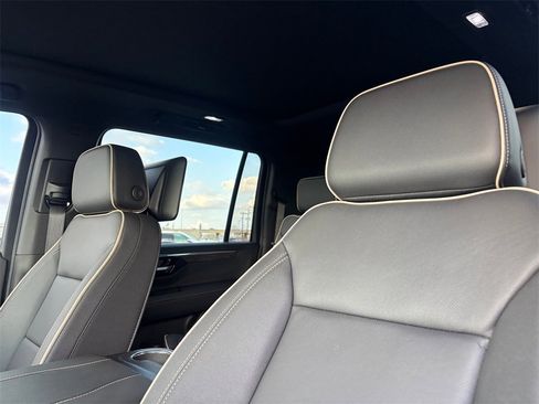 Used 2026 Chevrolet Suburban Premier image 11