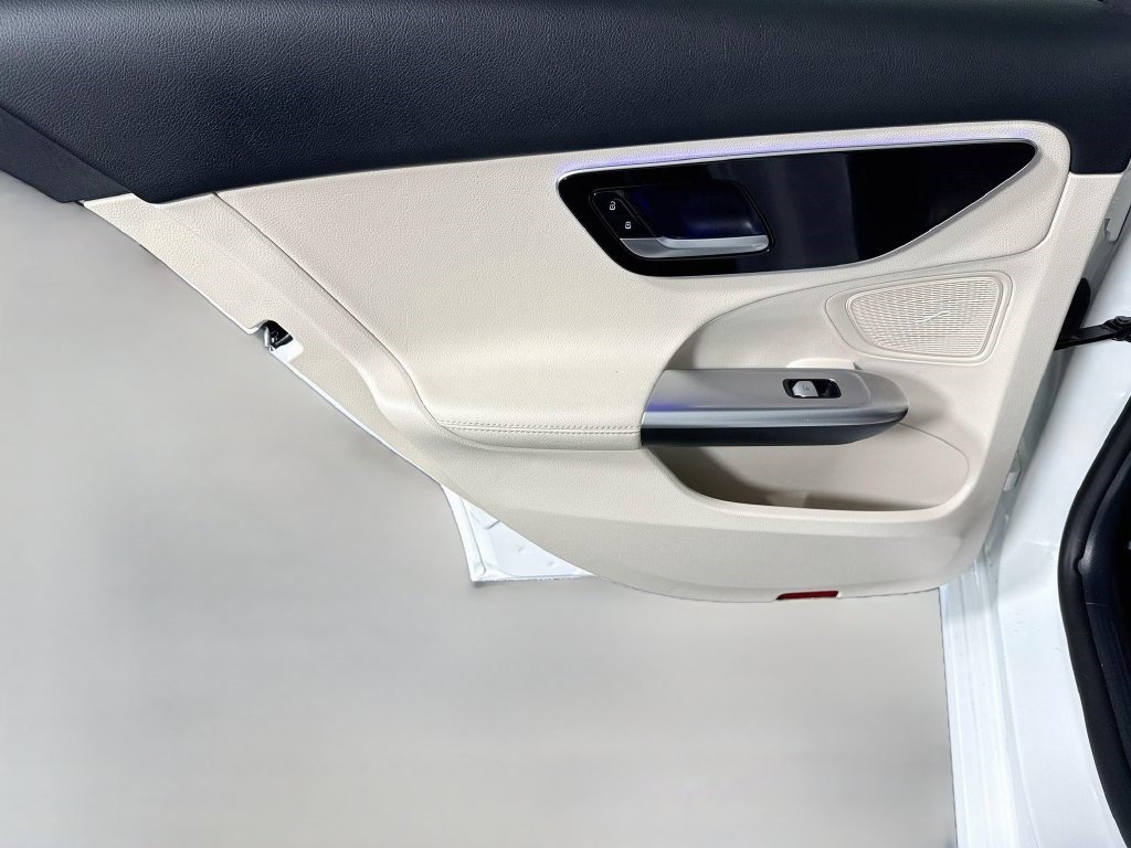 Used 2024 Mercedes-Benz C 300 Sedan image 25
